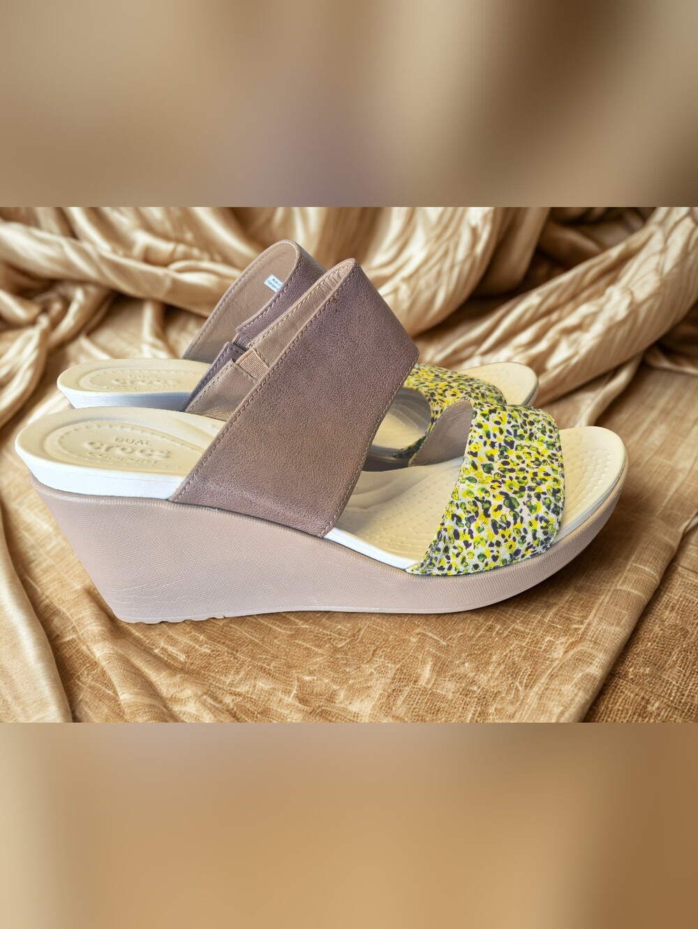 Women’s DUAL COMFORT CROCS WEDGES